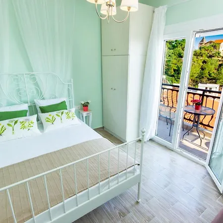 Vintage Place Apartment *